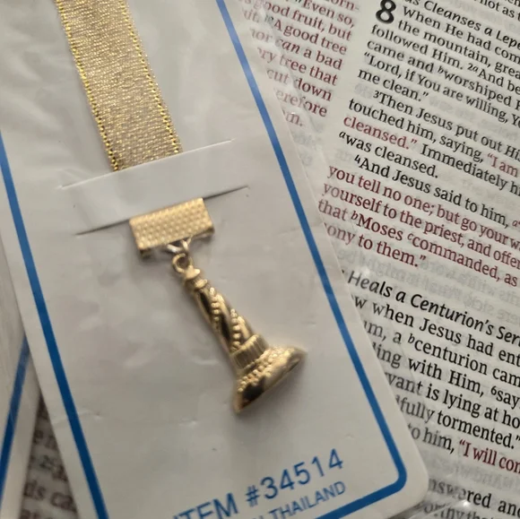 Gold-Plated Christian Bookmarks four faith-inspiring designs. - Picture 4 of 8